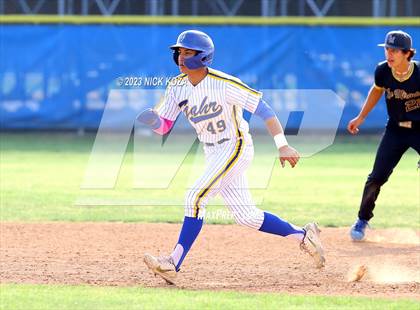 Thumbnail 1 in La Mirada vs. Gahr photogallery.