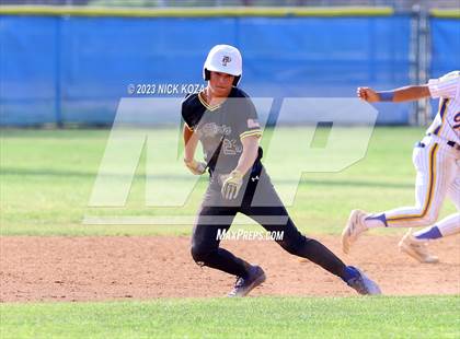 Thumbnail 2 in La Mirada vs. Gahr photogallery.