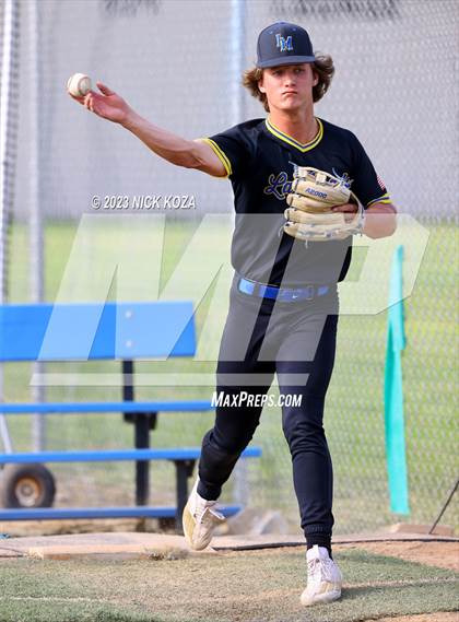 Thumbnail 2 in La Mirada vs. Gahr photogallery.