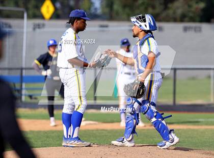 Thumbnail 3 in La Mirada vs. Gahr photogallery.