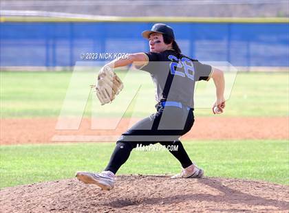 Thumbnail 1 in La Mirada vs. Gahr photogallery.