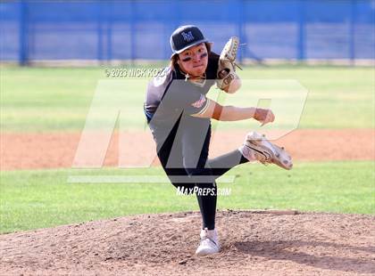 Thumbnail 2 in La Mirada vs. Gahr photogallery.
