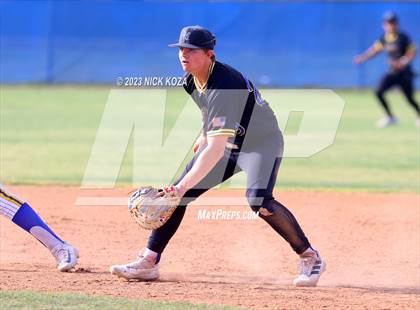 Thumbnail 1 in La Mirada vs. Gahr photogallery.