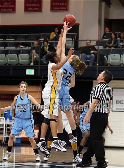 Thumbnail 2 in Dougherty Valley vs. Bishop O'Dowd (CIF NCS D3 Final) photogallery.