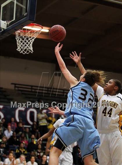 Thumbnail 2 in Dougherty Valley vs. Bishop O'Dowd (CIF NCS D3 Final) photogallery.