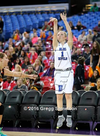 Thumbnail 3 in St. Francis vs Davis photogallery.