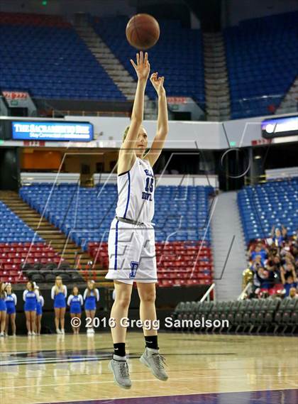 Thumbnail 3 in St. Francis vs Davis photogallery.