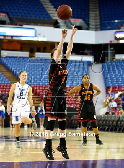 Thumbnail 2 in St. Francis vs Davis photogallery.