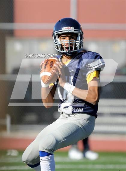 Thumbnail 3 in Eagle Academy II vs. Madison (PSAL Bowl Division 1st Round) photogallery.