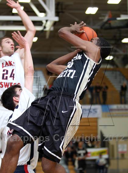 Thumbnail 3 in Neumann-Goretti vs Lake Oswego (Les Schwab Invitational) photogallery.