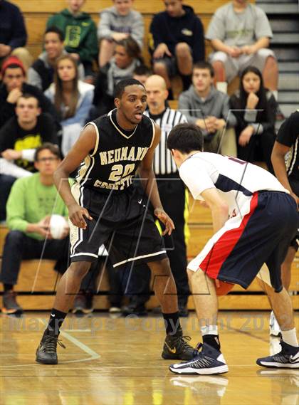 Thumbnail 2 in Neumann-Goretti vs Lake Oswego (Les Schwab Invitational) photogallery.