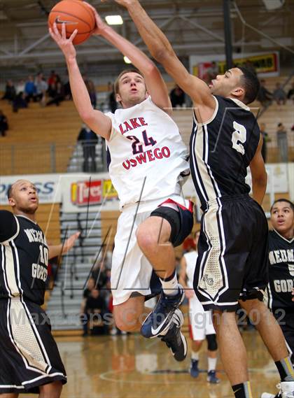 Thumbnail 1 in Neumann-Goretti vs Lake Oswego (Les Schwab Invitational) photogallery.