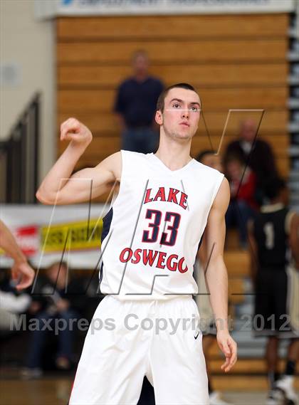 Thumbnail 3 in Neumann-Goretti vs Lake Oswego (Les Schwab Invitational) photogallery.
