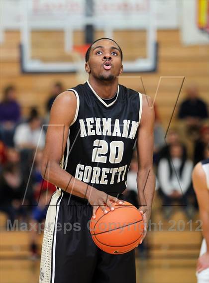 Thumbnail 1 in Neumann-Goretti vs Lake Oswego (Les Schwab Invitational) photogallery.