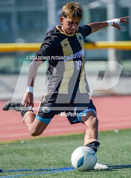 Thumbnail 2 in Christopher vs. Everett Alvarez (CIF CCS D3 Finals) photogallery.