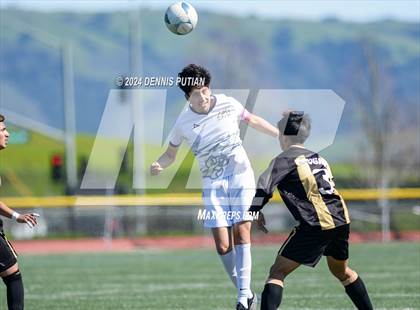 Thumbnail 2 in Christopher vs. Everett Alvarez (CIF CCS D3 Finals) photogallery.