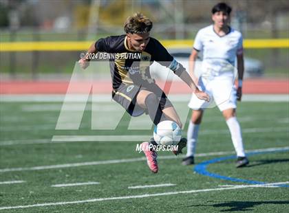 Thumbnail 2 in Christopher vs. Everett Alvarez (CIF CCS D3 Finals) photogallery.