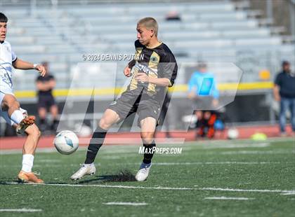 Thumbnail 2 in Christopher vs. Everett Alvarez (CIF CCS D3 Finals) photogallery.
