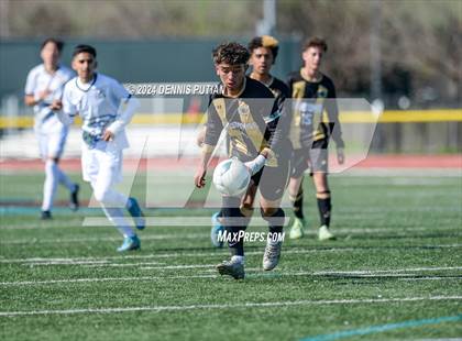 Thumbnail 2 in Christopher vs. Everett Alvarez (CIF CCS D3 Finals) photogallery.