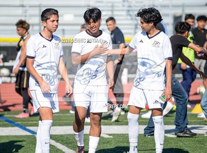 Thumbnail 2 in Christopher vs. Everett Alvarez (CIF CCS D3 Finals) photogallery.