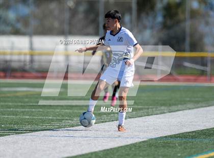 Thumbnail 2 in Christopher vs. Everett Alvarez (CIF CCS D3 Finals) photogallery.