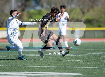 Thumbnail 3 in Christopher vs. Everett Alvarez (CIF CCS D3 Finals) photogallery.