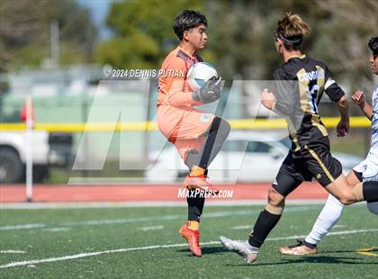 Thumbnail 2 in Christopher vs. Everett Alvarez (CIF CCS D3 Finals) photogallery.