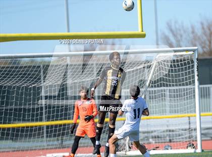 Thumbnail 3 in Christopher vs. Everett Alvarez (CIF CCS D3 Finals) photogallery.