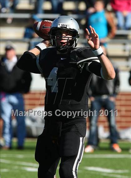 Thumbnail 2 in Carroll vs. Guyer (5A Region 1 Division 2 Final) photogallery.