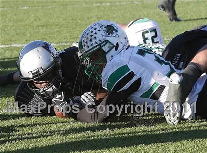 Thumbnail 2 in Carroll vs. Guyer (5A Region 1 Division 2 Final) photogallery.