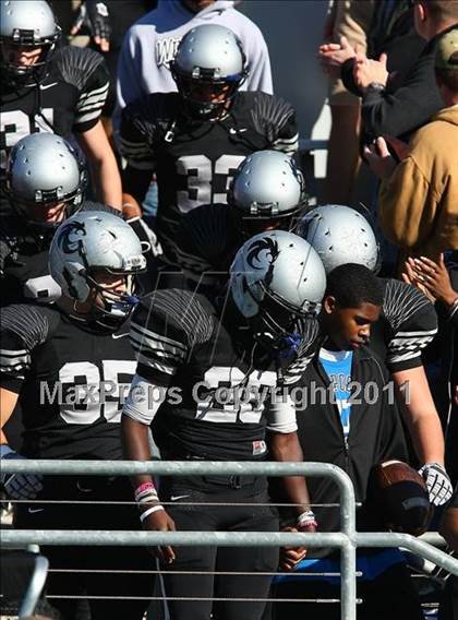 Thumbnail 1 in Carroll vs. Guyer (5A Region 1 Division 2 Final) photogallery.