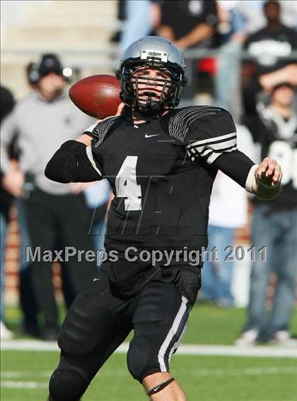 Thumbnail 1 in Carroll vs. Guyer (5A Region 1 Division 2 Final) photogallery.