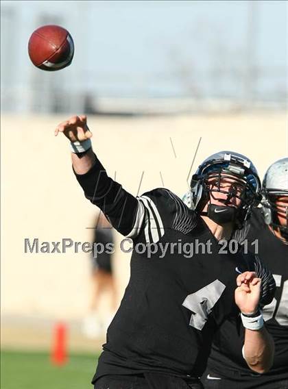 Thumbnail 1 in Carroll vs. Guyer (5A Region 1 Division 2 Final) photogallery.