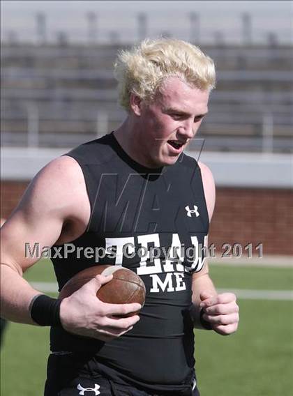 Thumbnail 2 in Carroll vs. Guyer (5A Region 1 Division 2 Final) photogallery.