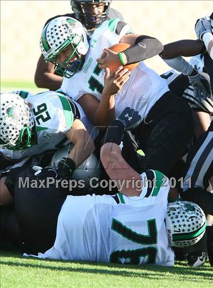 Thumbnail 2 in Carroll vs. Guyer (5A Region 1 Division 2 Final) photogallery.