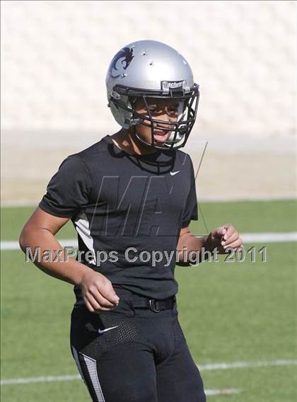Thumbnail 2 in Carroll vs. Guyer (5A Region 1 Division 2 Final) photogallery.