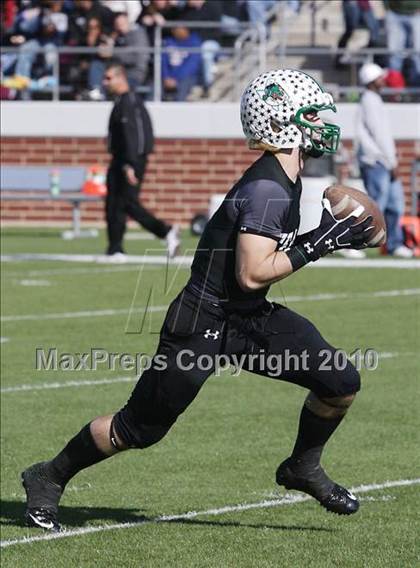 Thumbnail 2 in Carroll vs. Guyer (5A Region 1 Division 2 Final) photogallery.