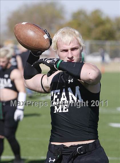 Thumbnail 1 in Carroll vs. Guyer (5A Region 1 Division 2 Final) photogallery.