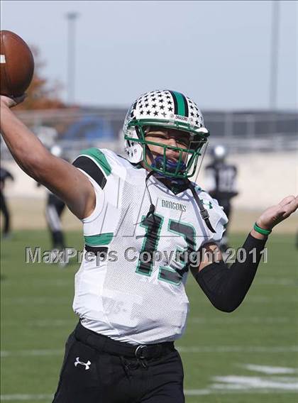 Thumbnail 1 in Carroll vs. Guyer (5A Region 1 Division 2 Final) photogallery.