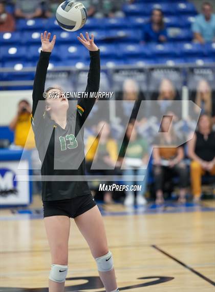 Thumbnail 1 in Gunter vs Boyd UIL 3A Region II Semi-Final photogallery.