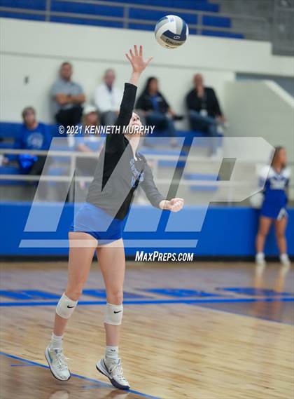Thumbnail 2 in Gunter vs Boyd UIL 3A Region II Semi-Final photogallery.