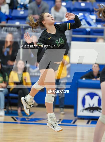 Thumbnail 3 in Gunter vs Boyd UIL 3A Region II Semi-Final photogallery.