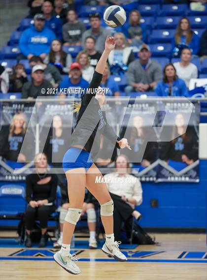 Thumbnail 2 in Gunter vs Boyd UIL 3A Region II Semi-Final photogallery.