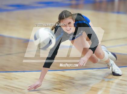 Thumbnail 3 in Gunter vs Boyd UIL 3A Region II Semi-Final photogallery.