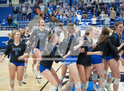 Thumbnail 3 in Gunter vs Boyd UIL 3A Region II Semi-Final photogallery.