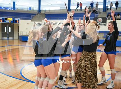 Thumbnail 1 in Gunter vs Boyd UIL 3A Region II Semi-Final photogallery.