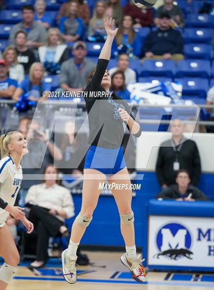 Thumbnail 1 in Gunter vs Boyd UIL 3A Region II Semi-Final photogallery.