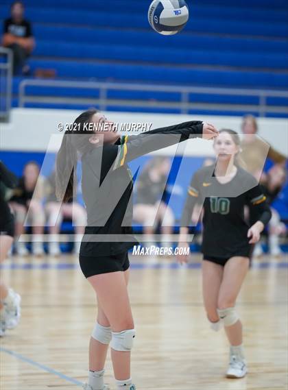 Thumbnail 3 in Gunter vs Boyd UIL 3A Region II Semi-Final photogallery.
