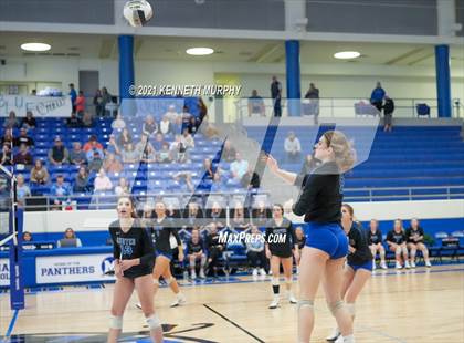 Thumbnail 3 in Gunter vs Boyd UIL 3A Region II Semi-Final photogallery.