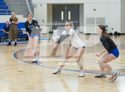 Thumbnail 1 in Gunter vs Boyd UIL 3A Region II Semi-Final photogallery.